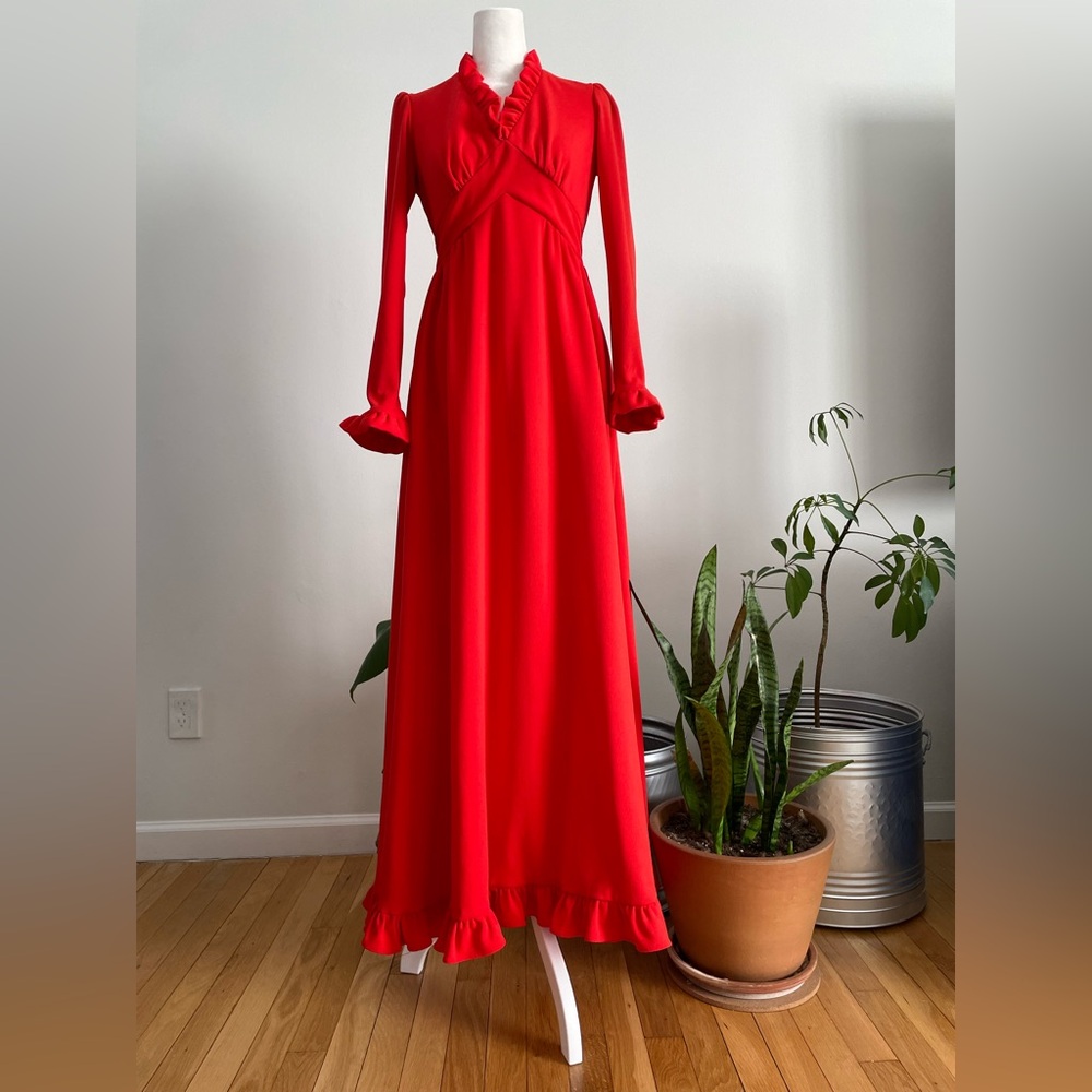 Vintage 70s Cottagecore/Prairie Ruffle Neck/Trim Dress